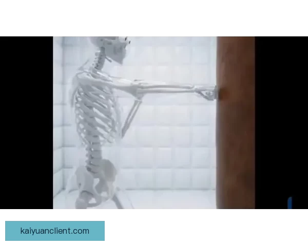 小卡手腕伤势加重仍坚守赛场 对猛龙比赛中受伤不得不硬撑